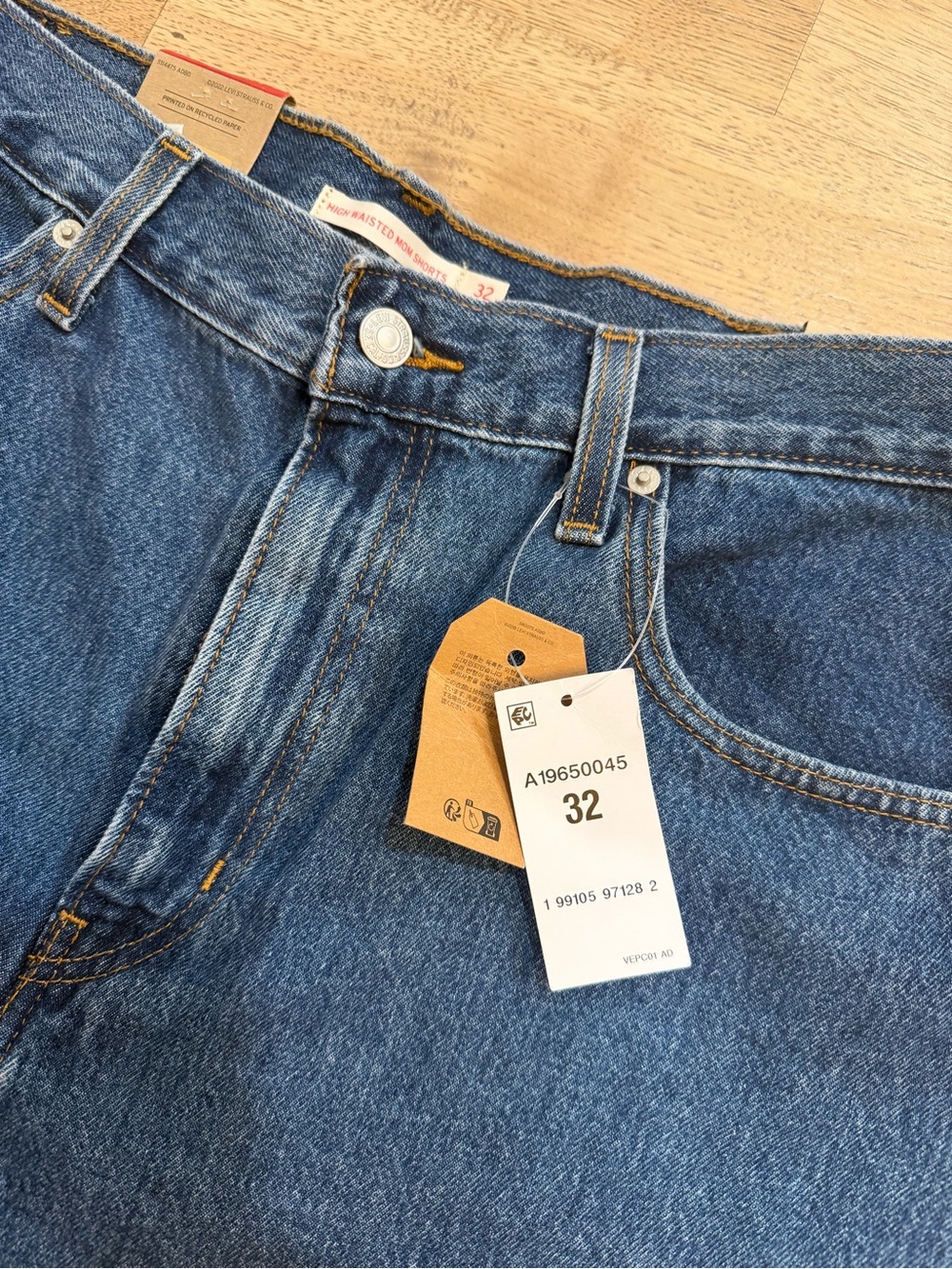Levi's High Rise Blue Denim Mom Shorts - Picture 6 of 11